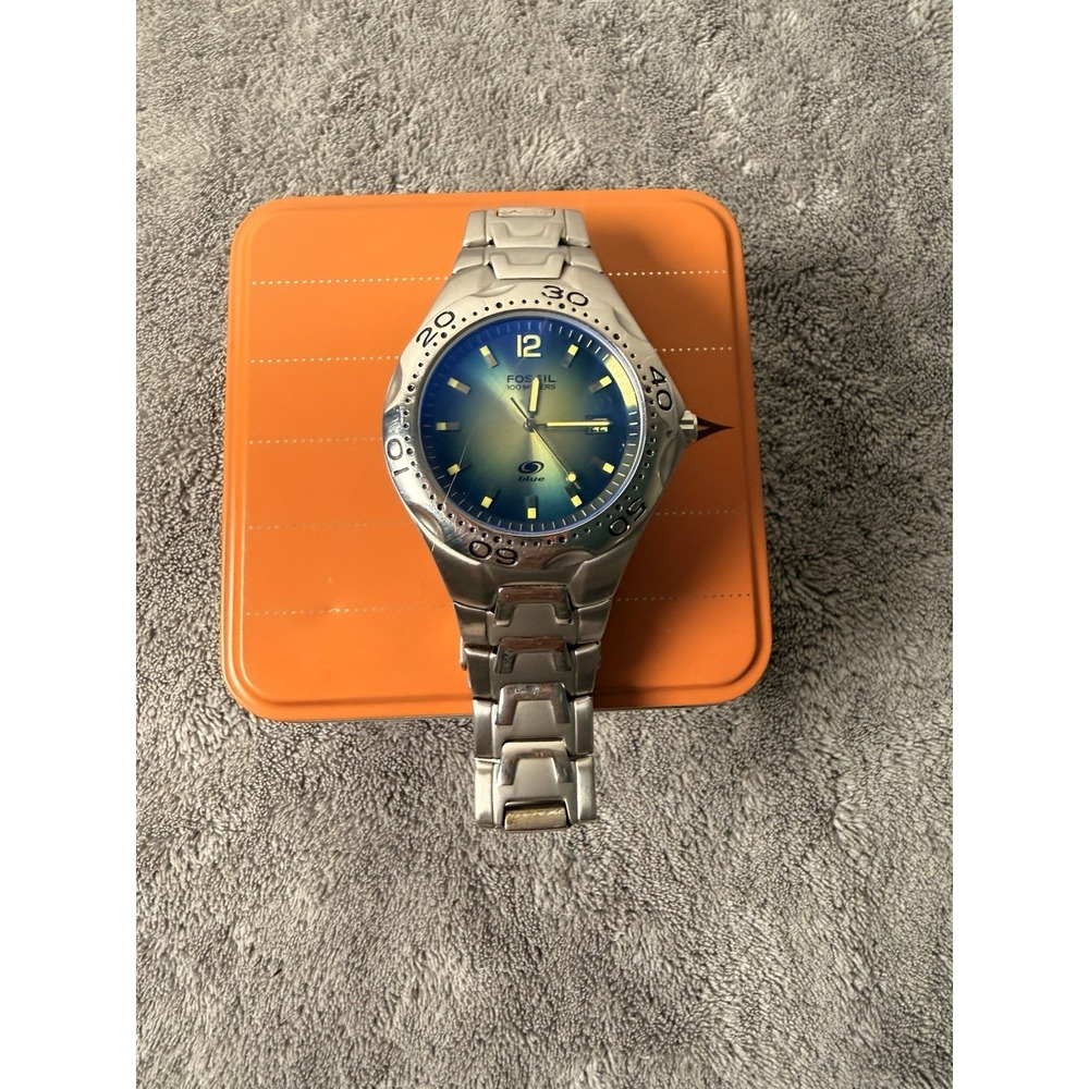 Vintage Fossil Mens Stainless Ombre Blue Dial Date AM-3520 Watch Runs